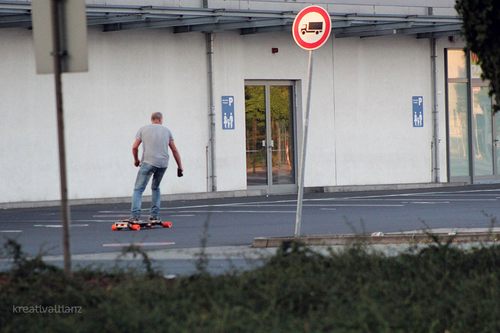 Dem Ereignis den Rücken kehren